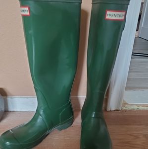 Tall hunter boots